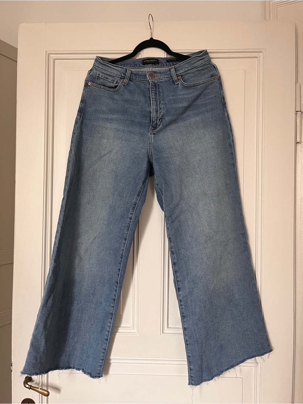 Banana Republic High Rise Wide Leg Jeans in 30L